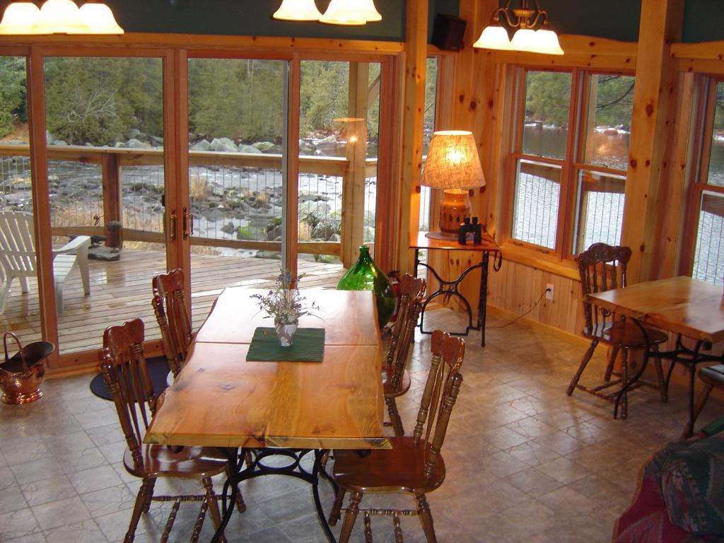 Sunny Rock Bed & Breakfast Minden Ngoại thất bức ảnh